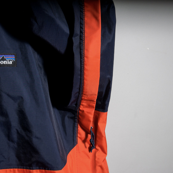 SOLD Patagonia - Torrentshell Jacket - Picture 5 of 8